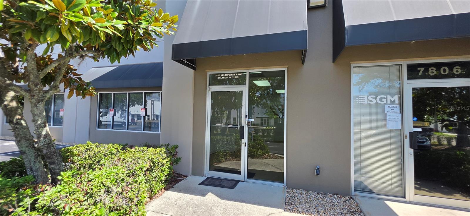 7810 Kingspointe Parkway, FL