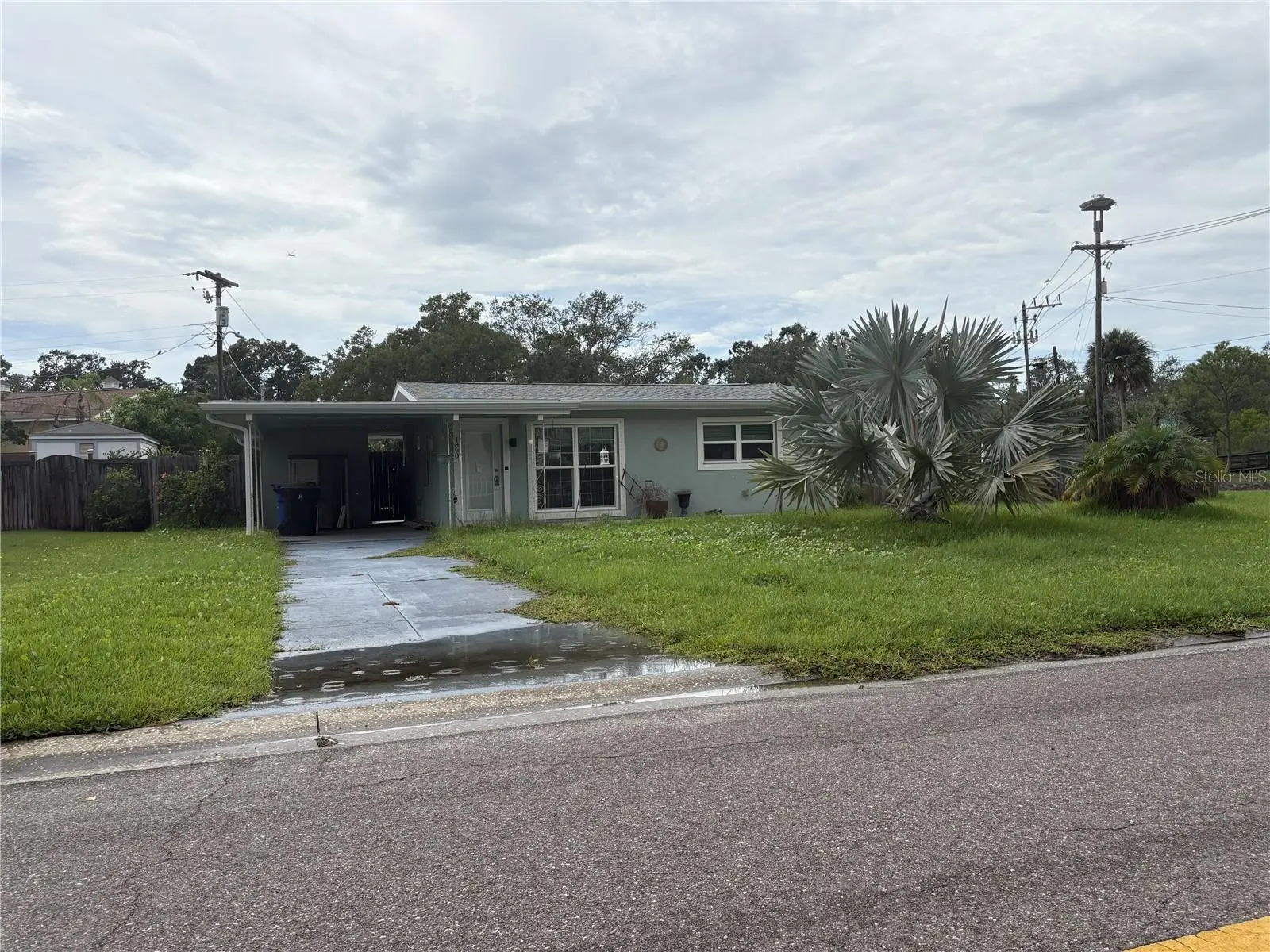 1890 San Mateo Drive, FL
