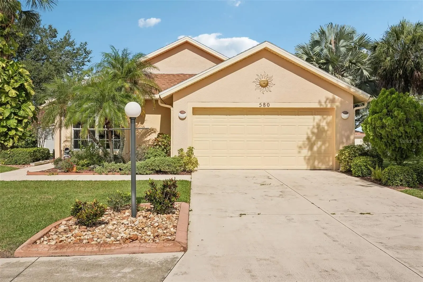 580 Rose Apple Circle, FL