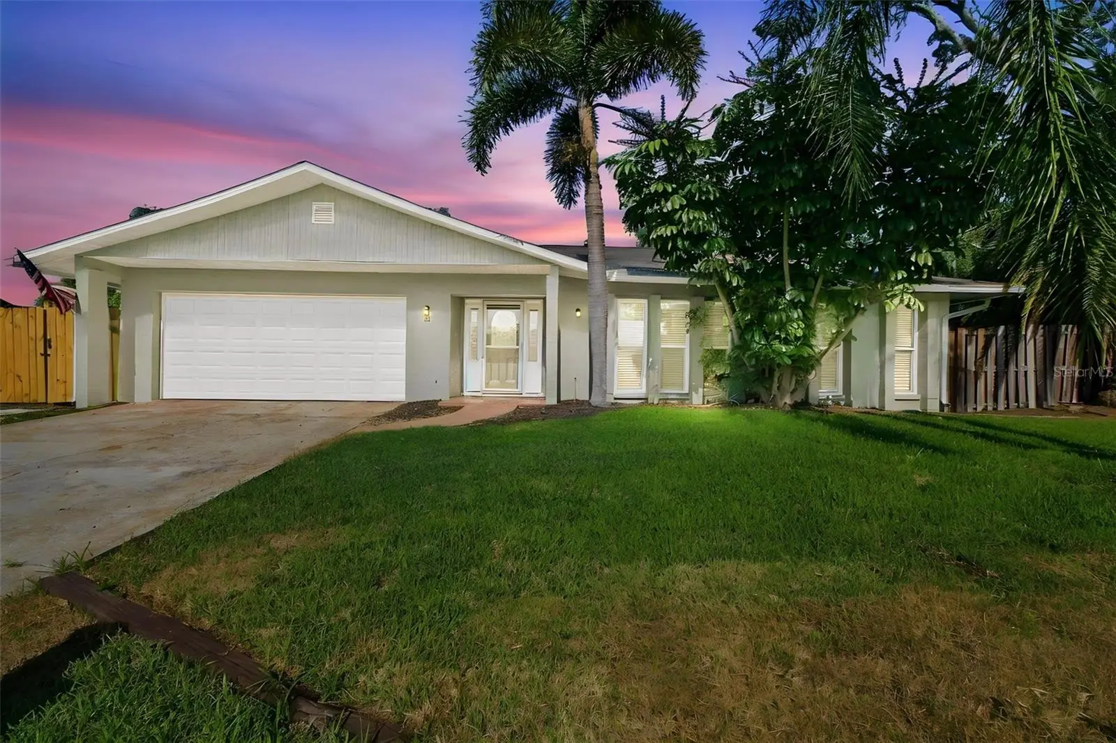 527 Wayfarer Drive, FL