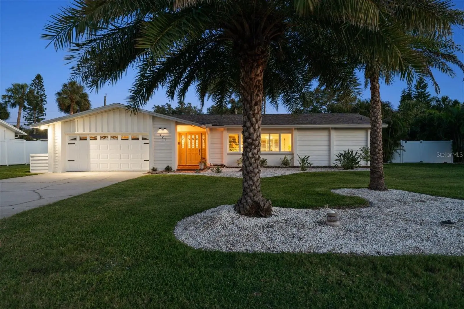 821 Jacaranda Drive, FL