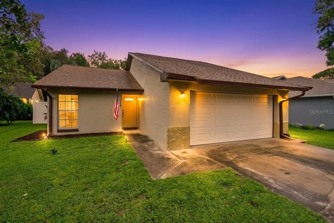 1411 La Paloma Circle, FL