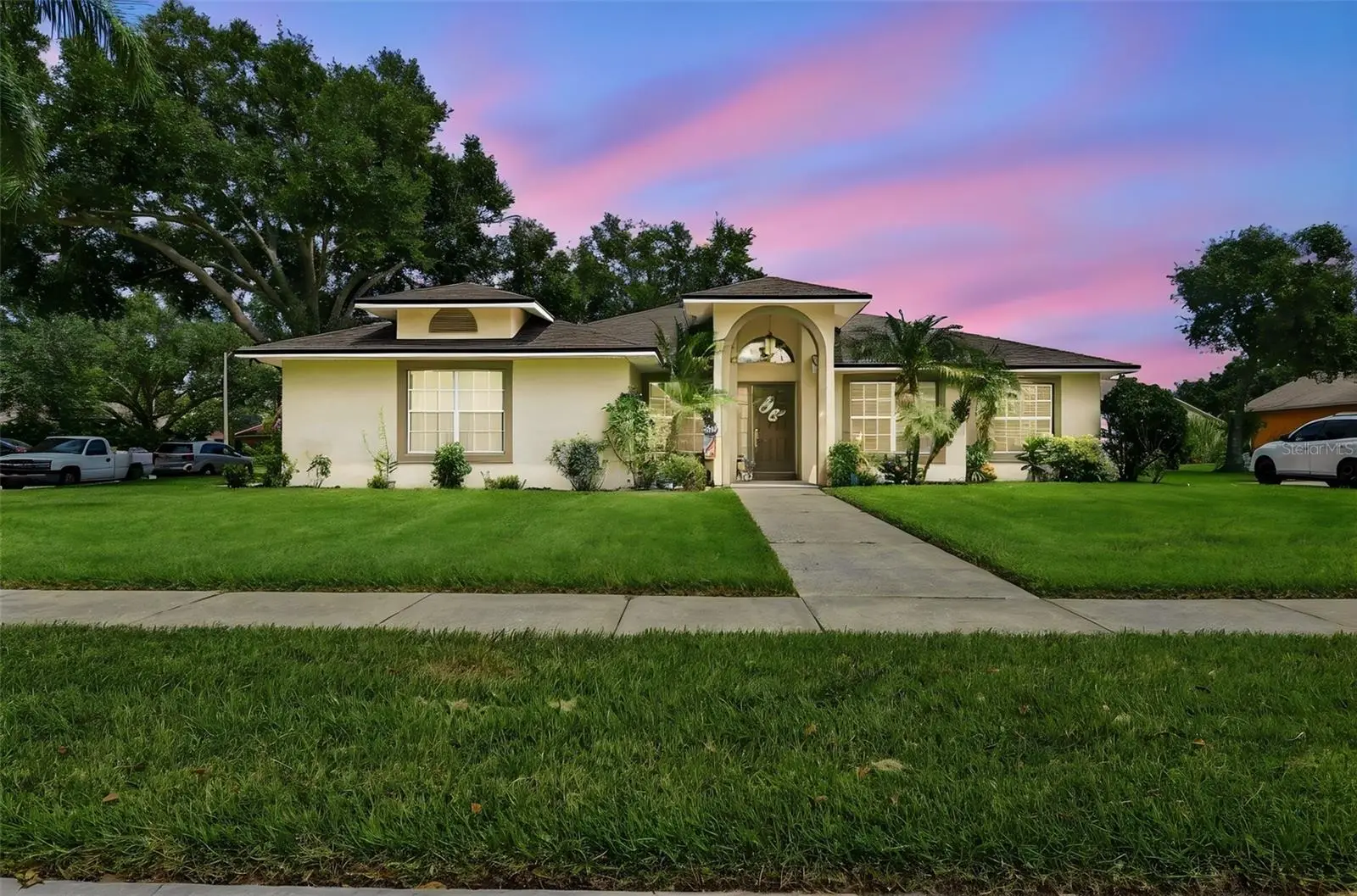 1009 Spring Loop Way, FL
