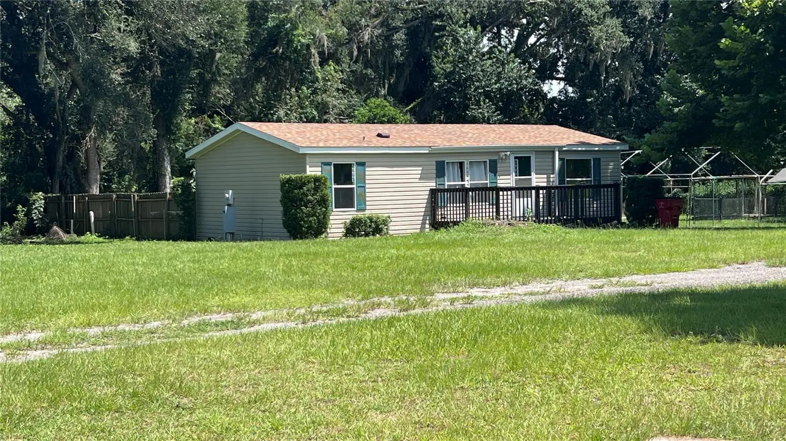 2665, 2639 Hwy 466, FL