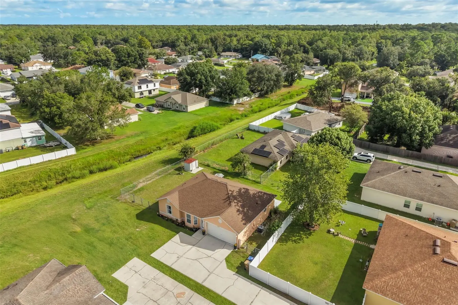 374 Colonade Court, FL