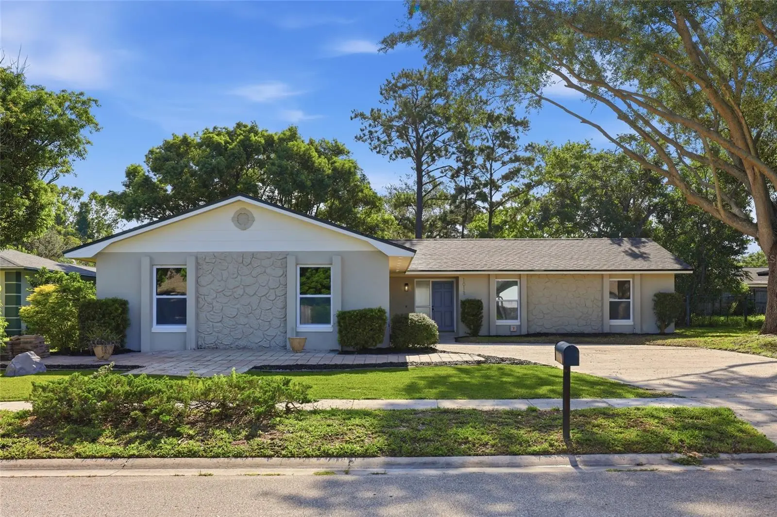 1011 Manchester Circle, FL