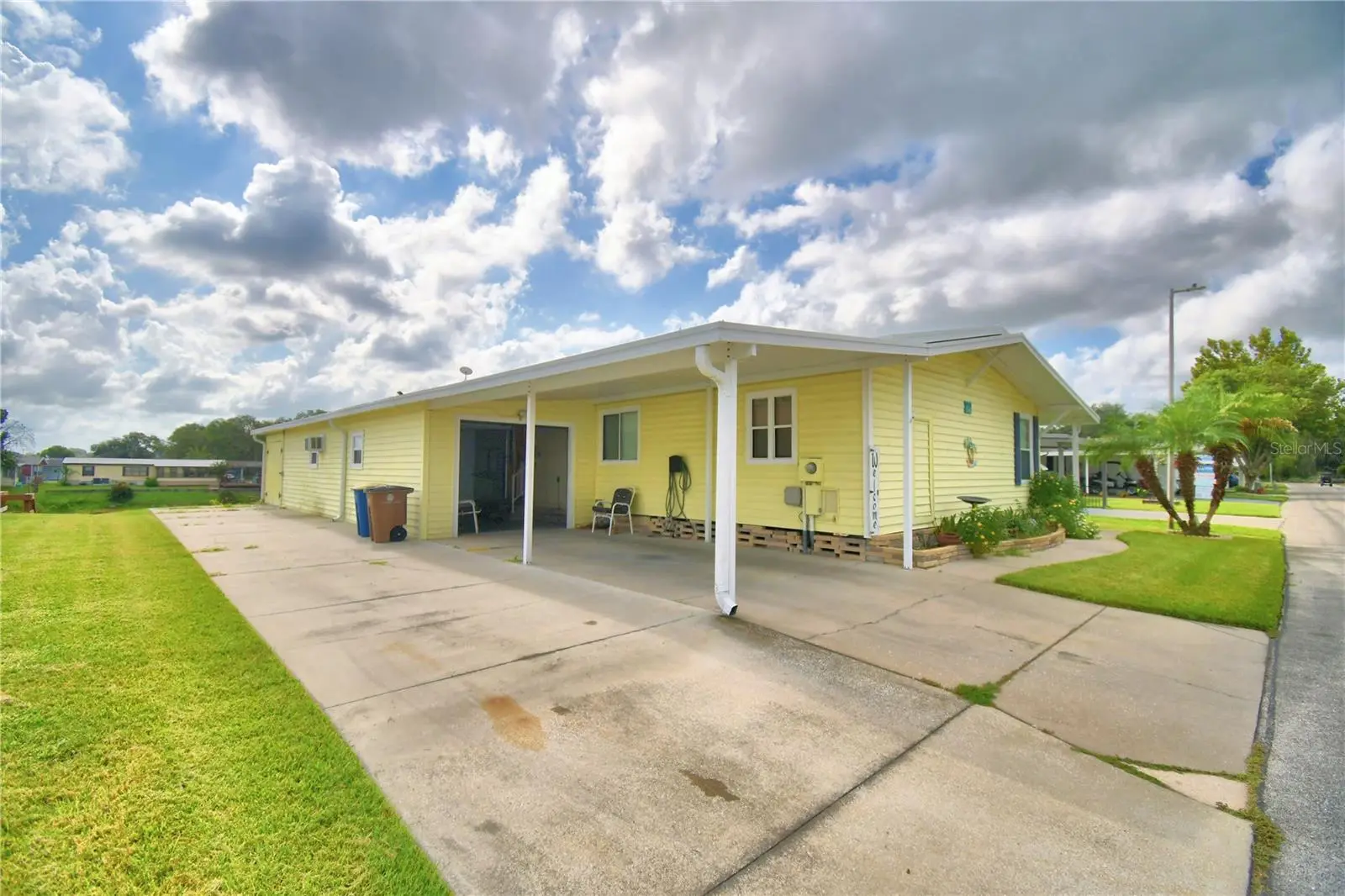 2055 Floral Avenue, FL