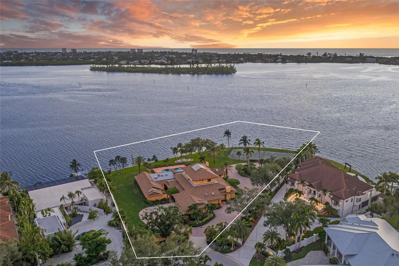 1136 Lake Shore Drive, FL