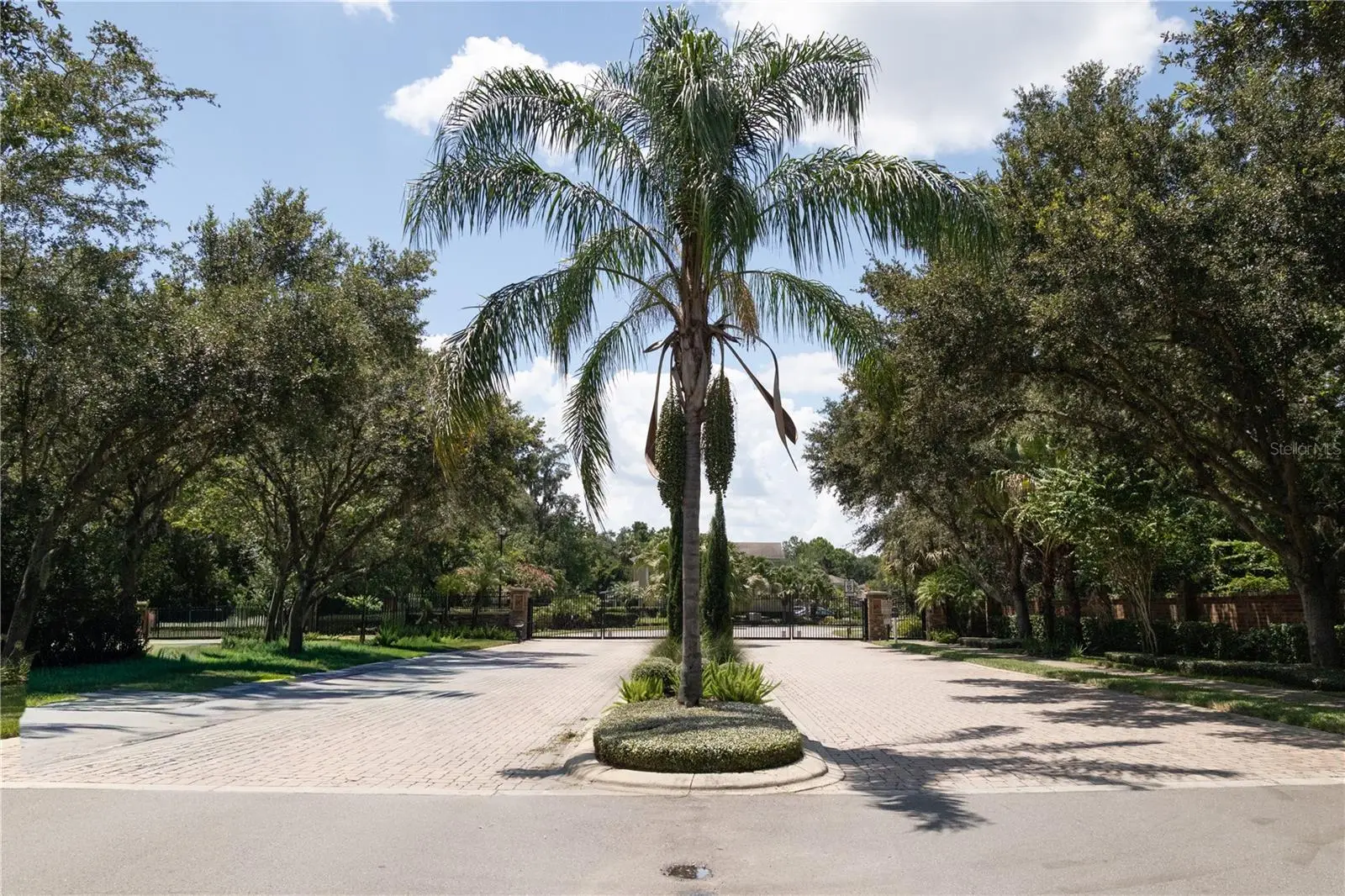 2675 River Landing Drive, FL