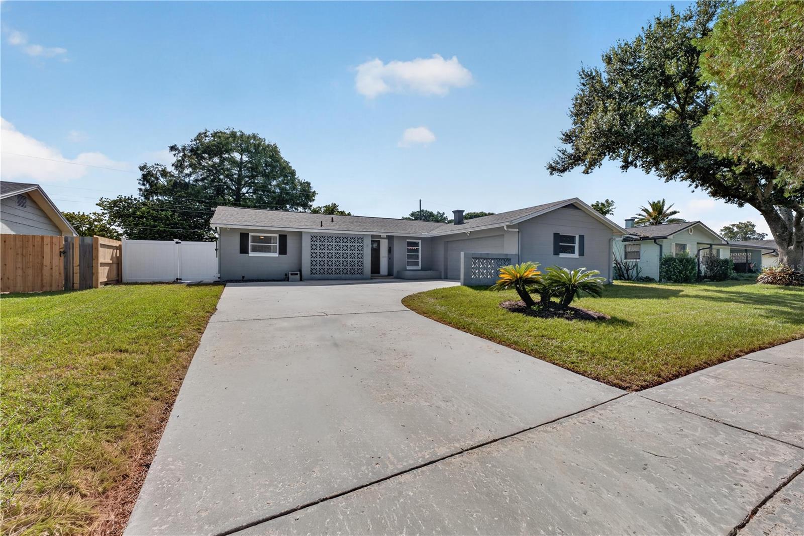 2112 Eastbrook Boulevard, FL
