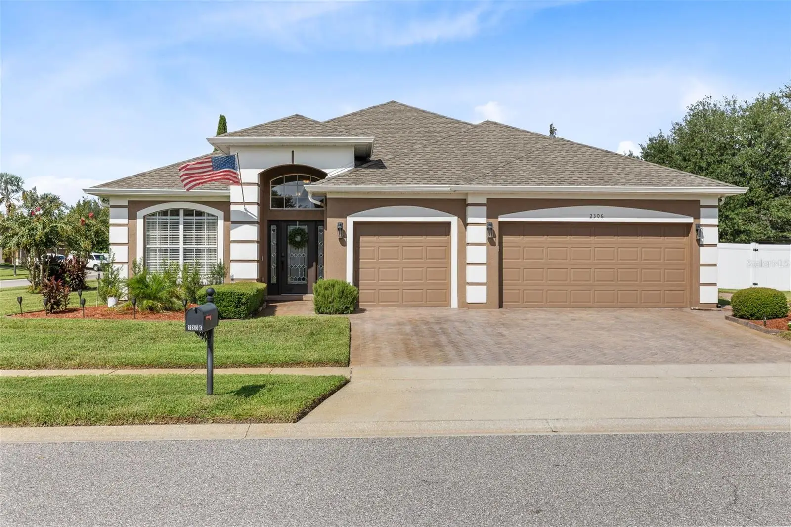 2306 Emerald Rose Way, FL