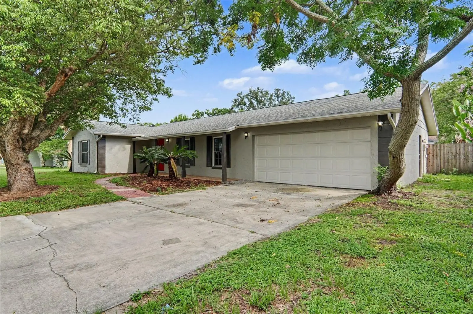 960 Apple Lane, FL