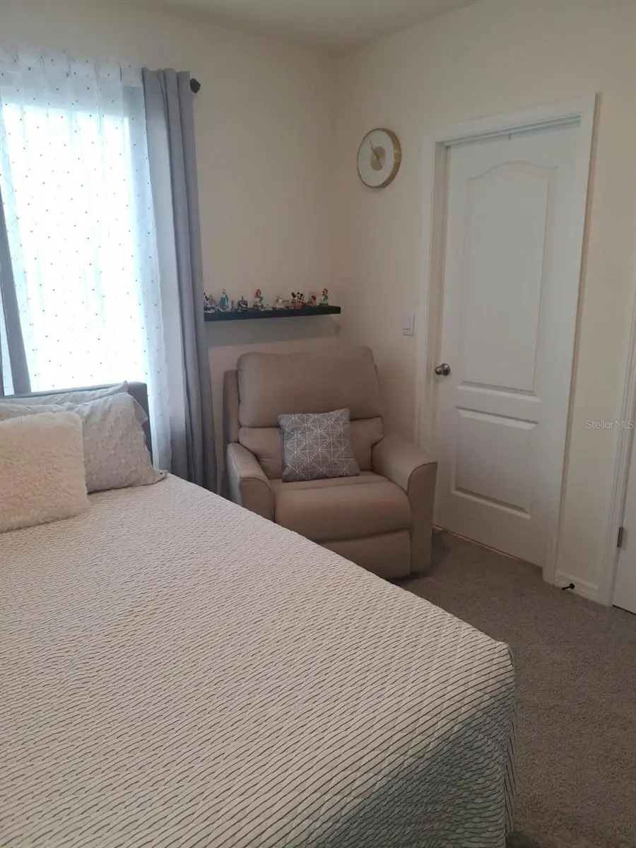 1485 Isleta Loop, FL