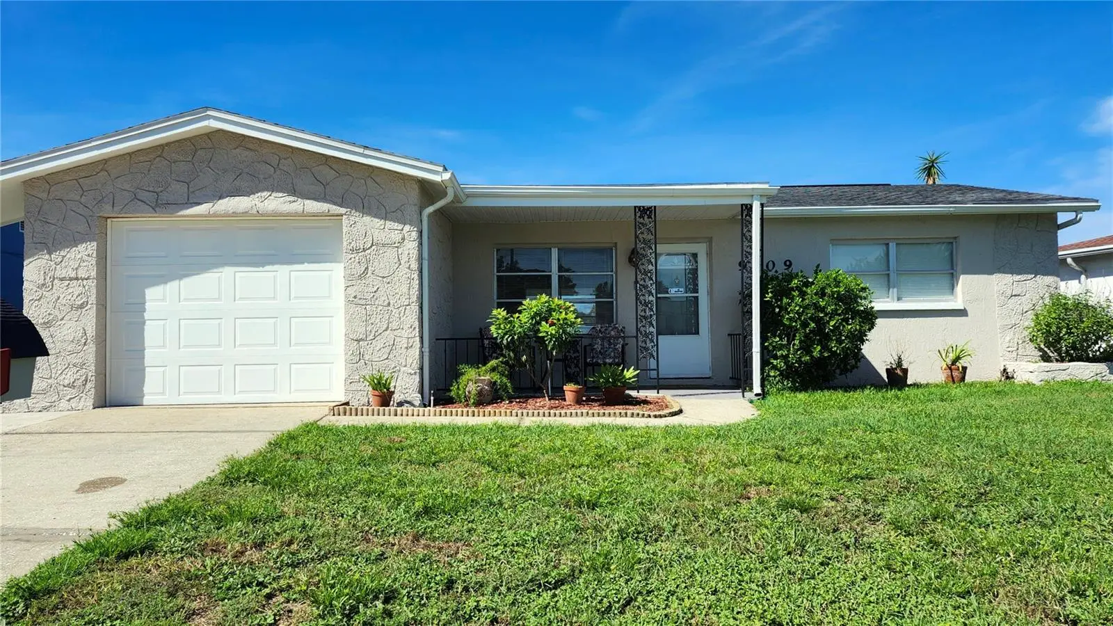 9709 Lakeside Lane, FL
