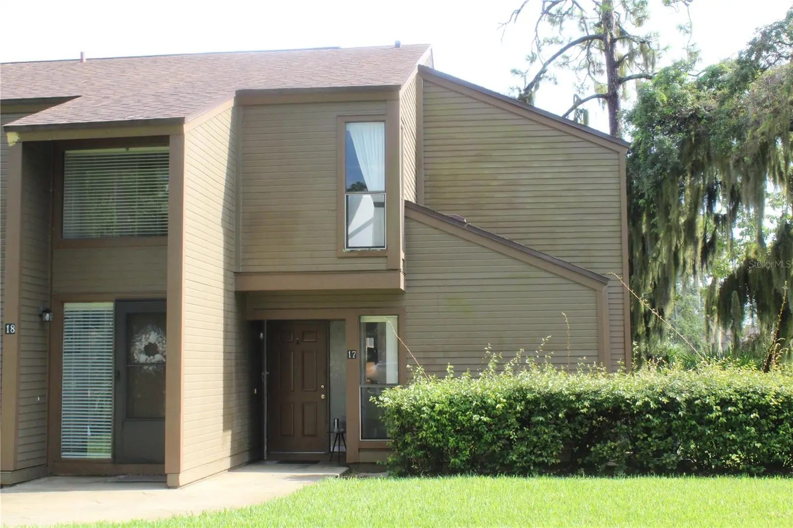 17 Oxford Lane, FL