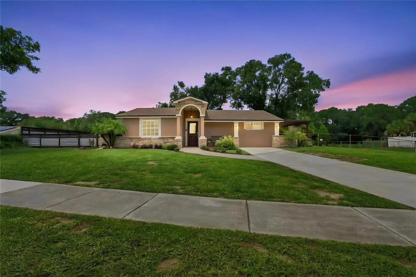 9020 Auburn Way, FL