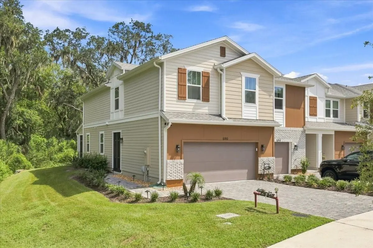 590 Southern Edge Way, FL