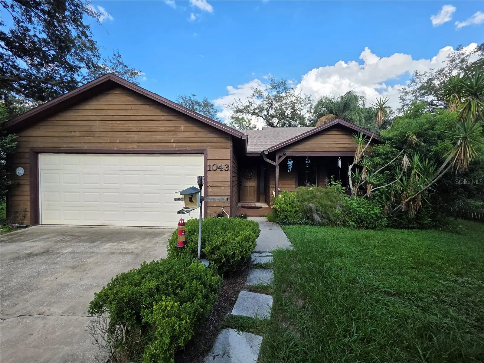 1043 Lommler Street, FL