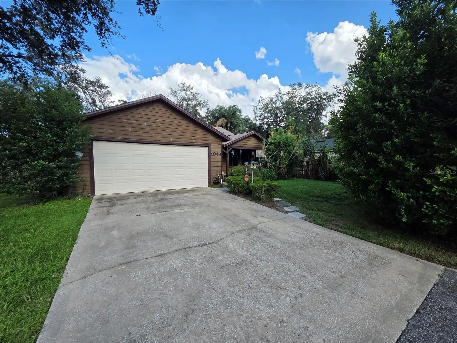 1043 Lommler Street, FL