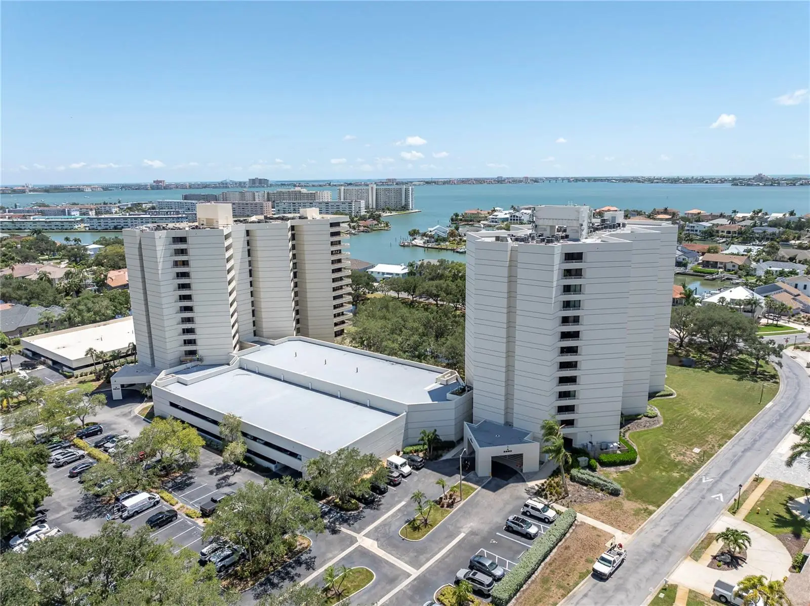 5950 Pelican Bay Plaza, FL