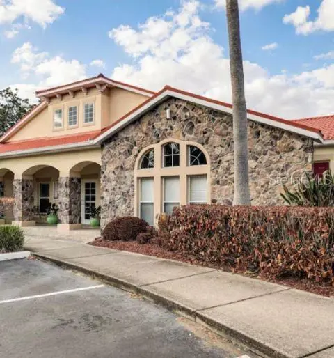 2704 Club Cortile Circle, FL