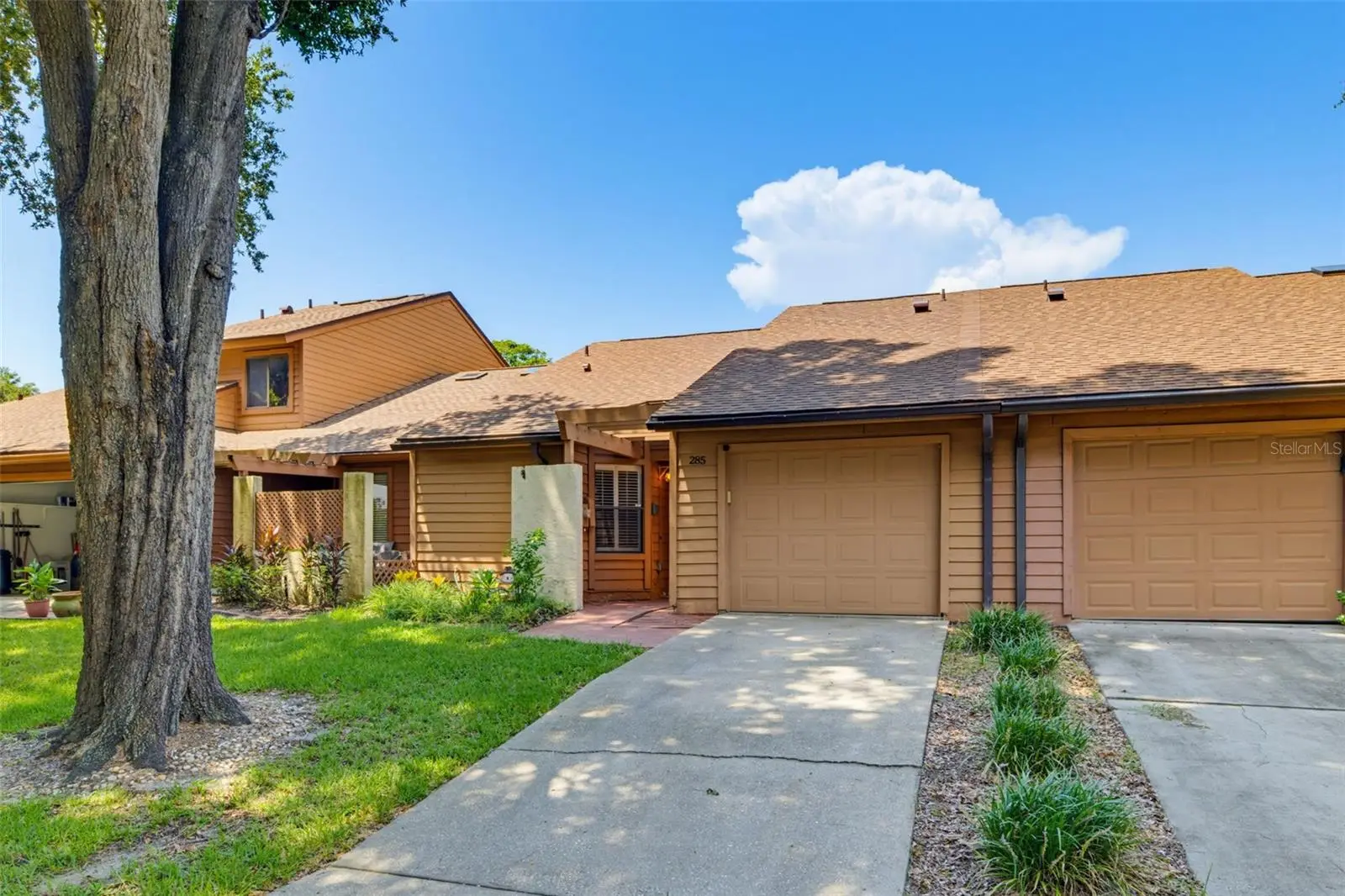 285 Shrike Court, FL