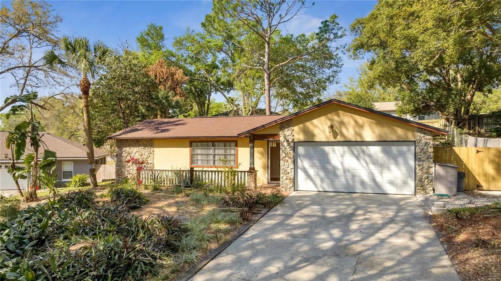 24 Bayridge Court, FL