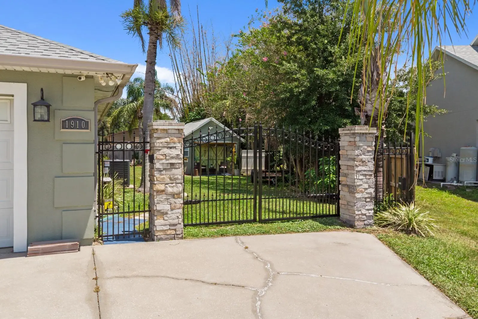 1910 Lee Wood Court, FL