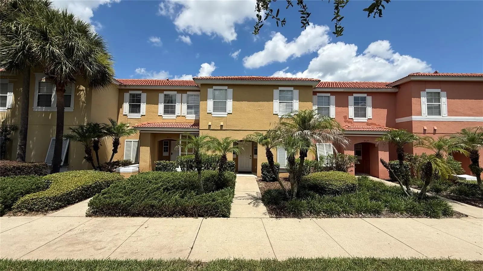 8517 Bay Lilly Loop, FL