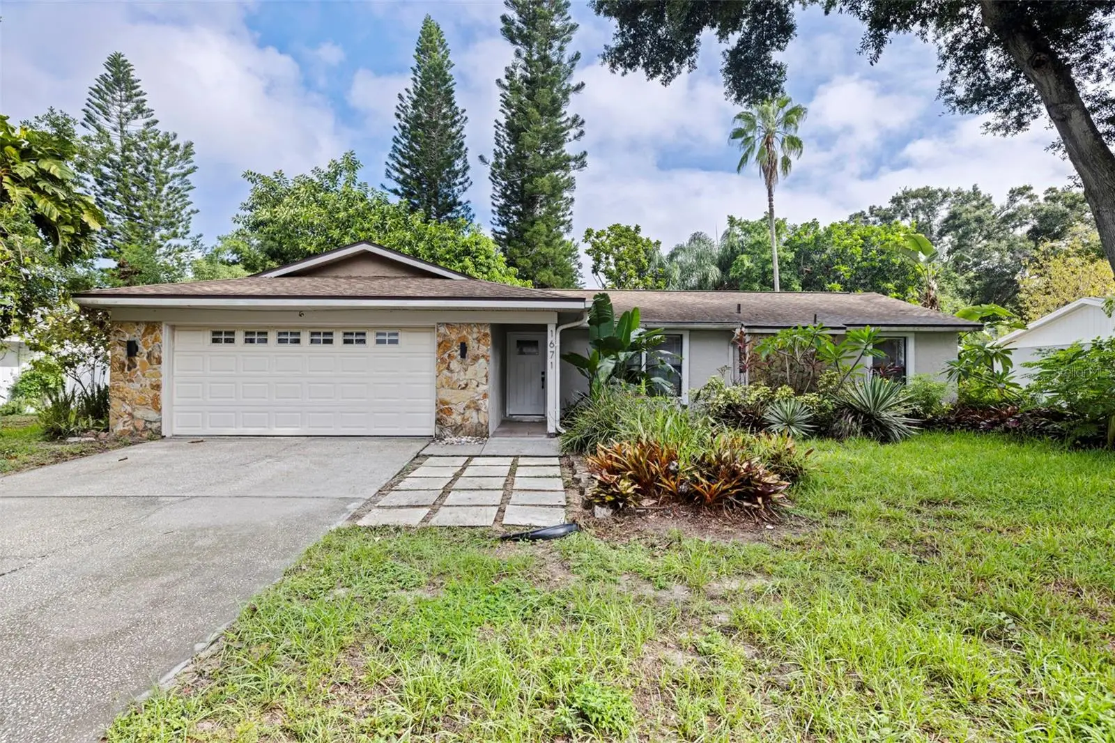 1671 Castlewood Lane, FL