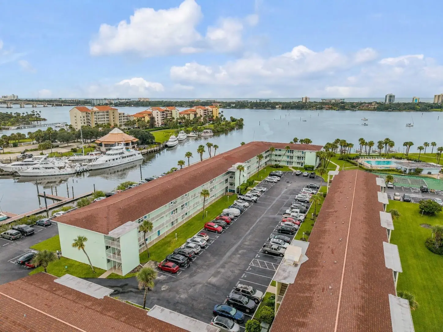 715 Beach Street, FL