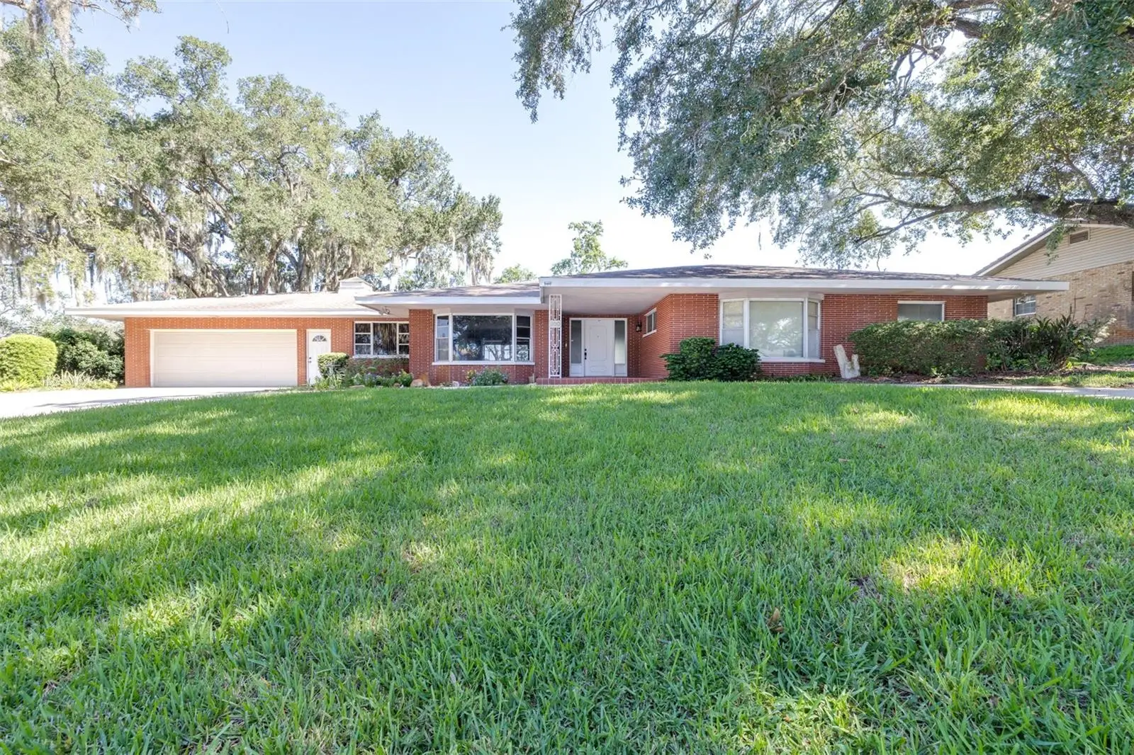 300 Crest Drive, FL