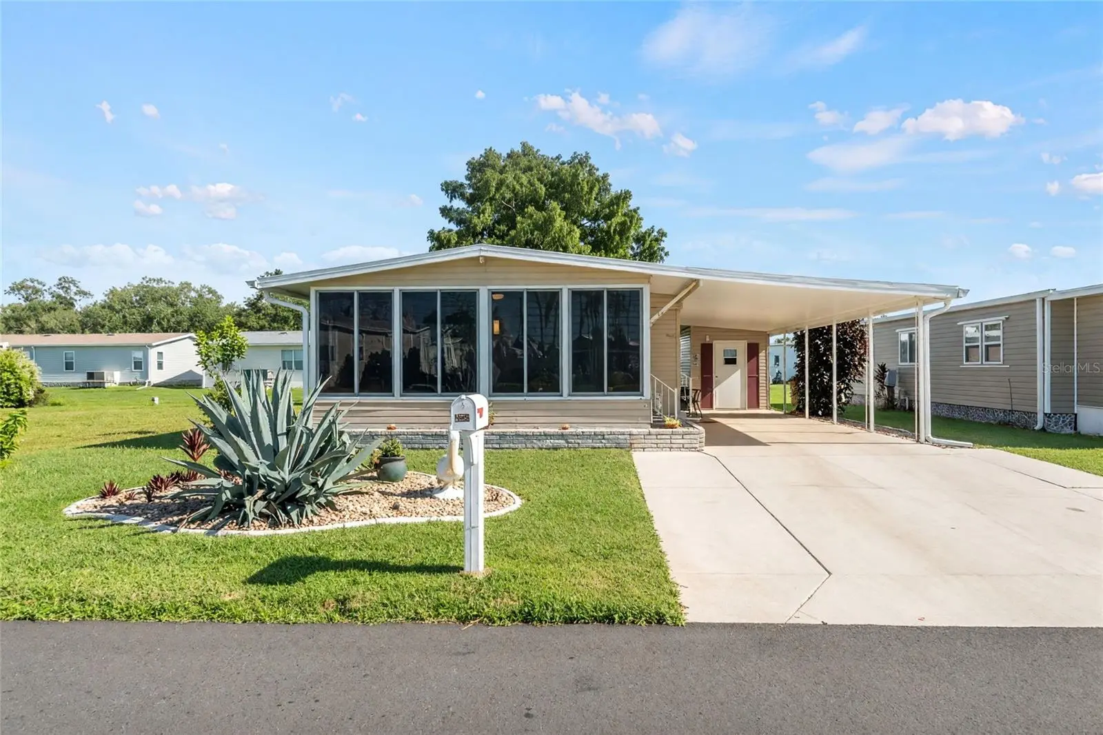 700 Fairmount Drive, FL