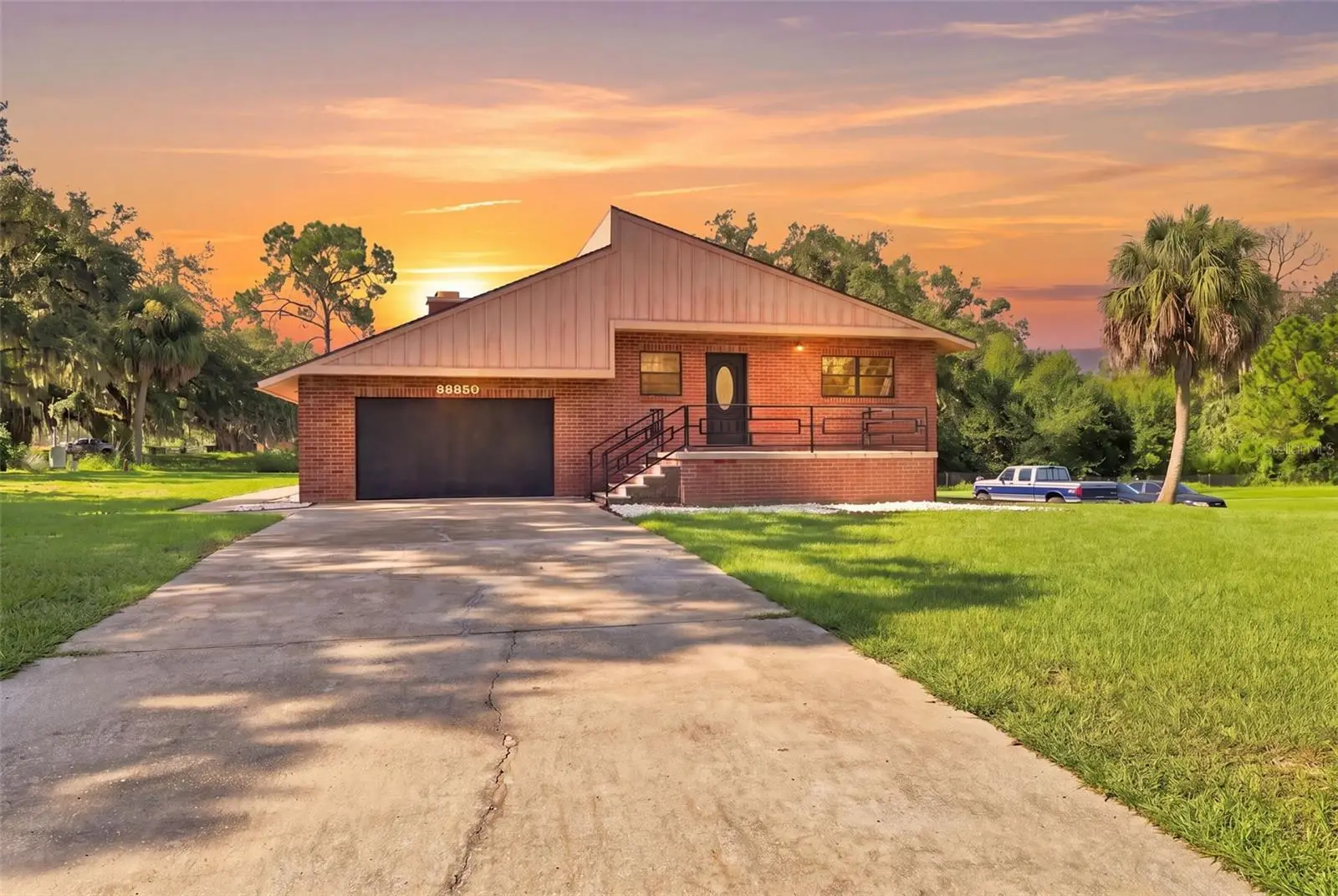 28850 Lindenhurst Drive, FL