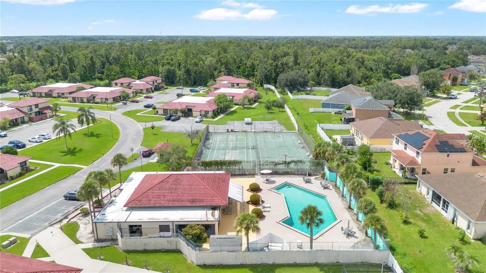 545 Hunter Circle, FL