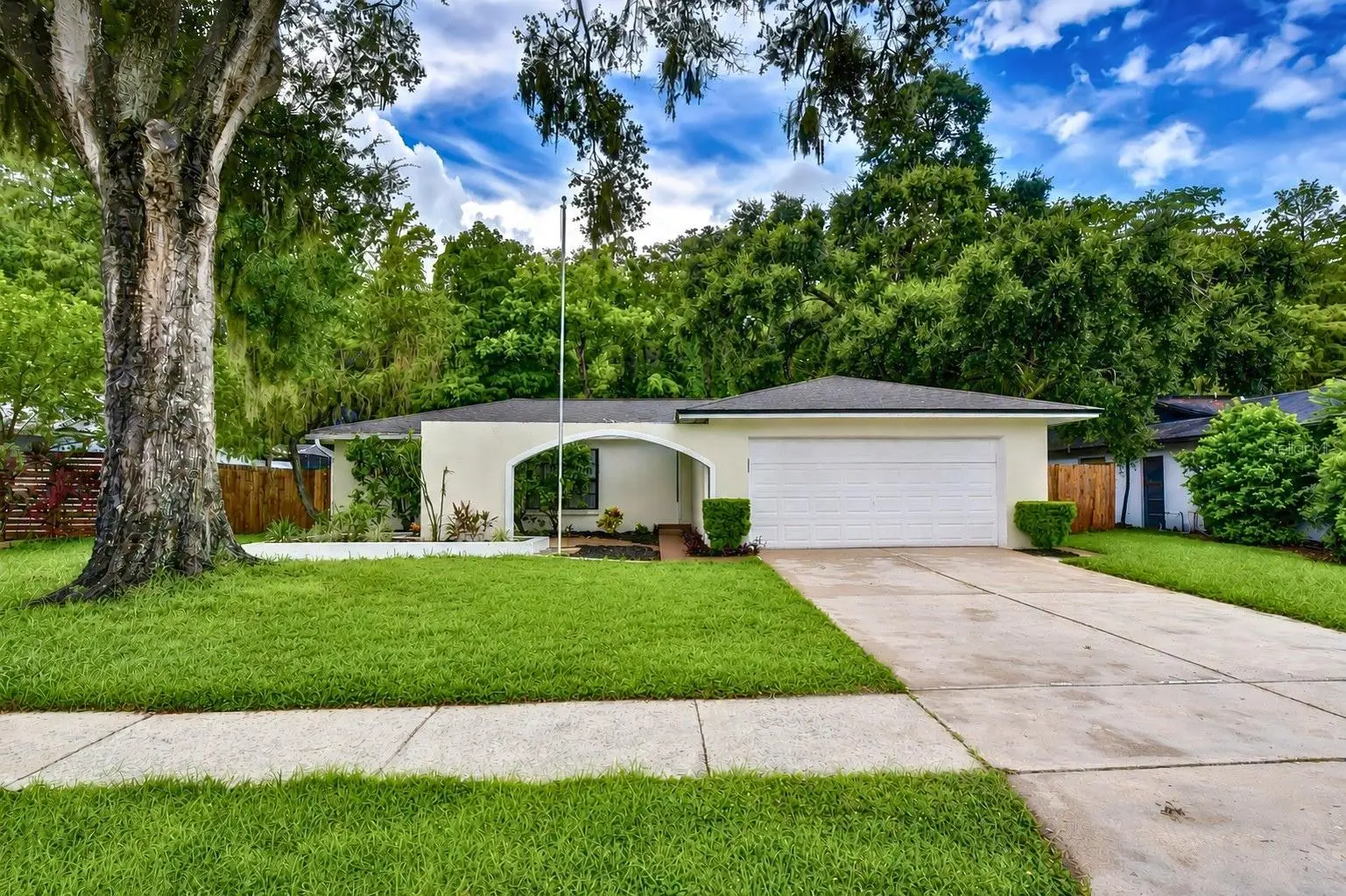 16122 Oakmanor Drive, FL