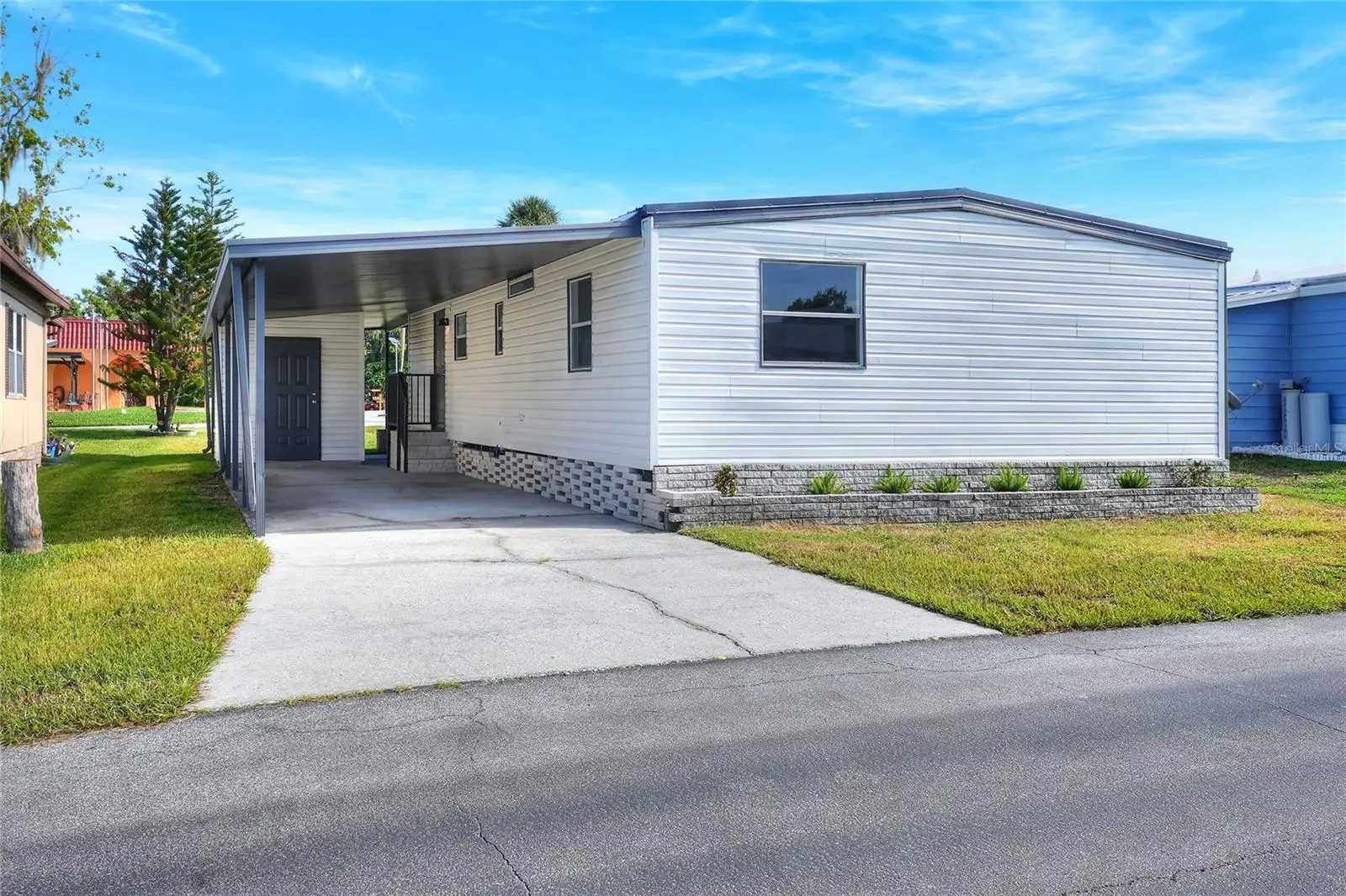 2055 Floral Avenue, FL