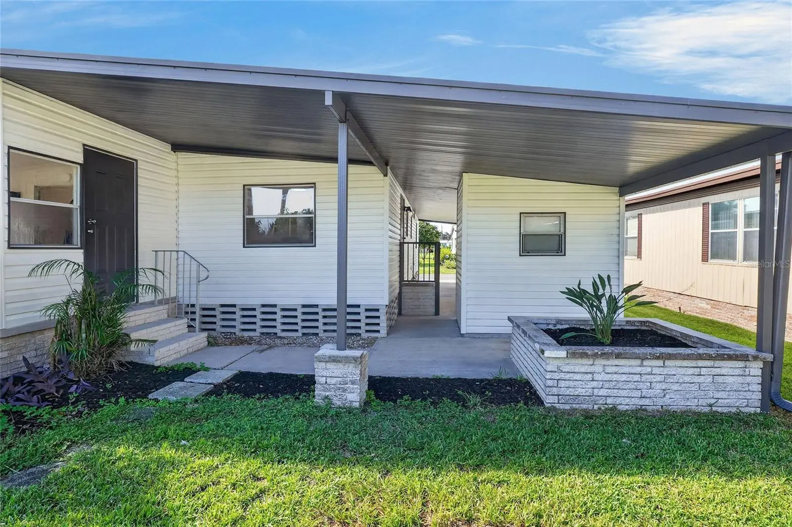 2055 Floral Avenue, FL