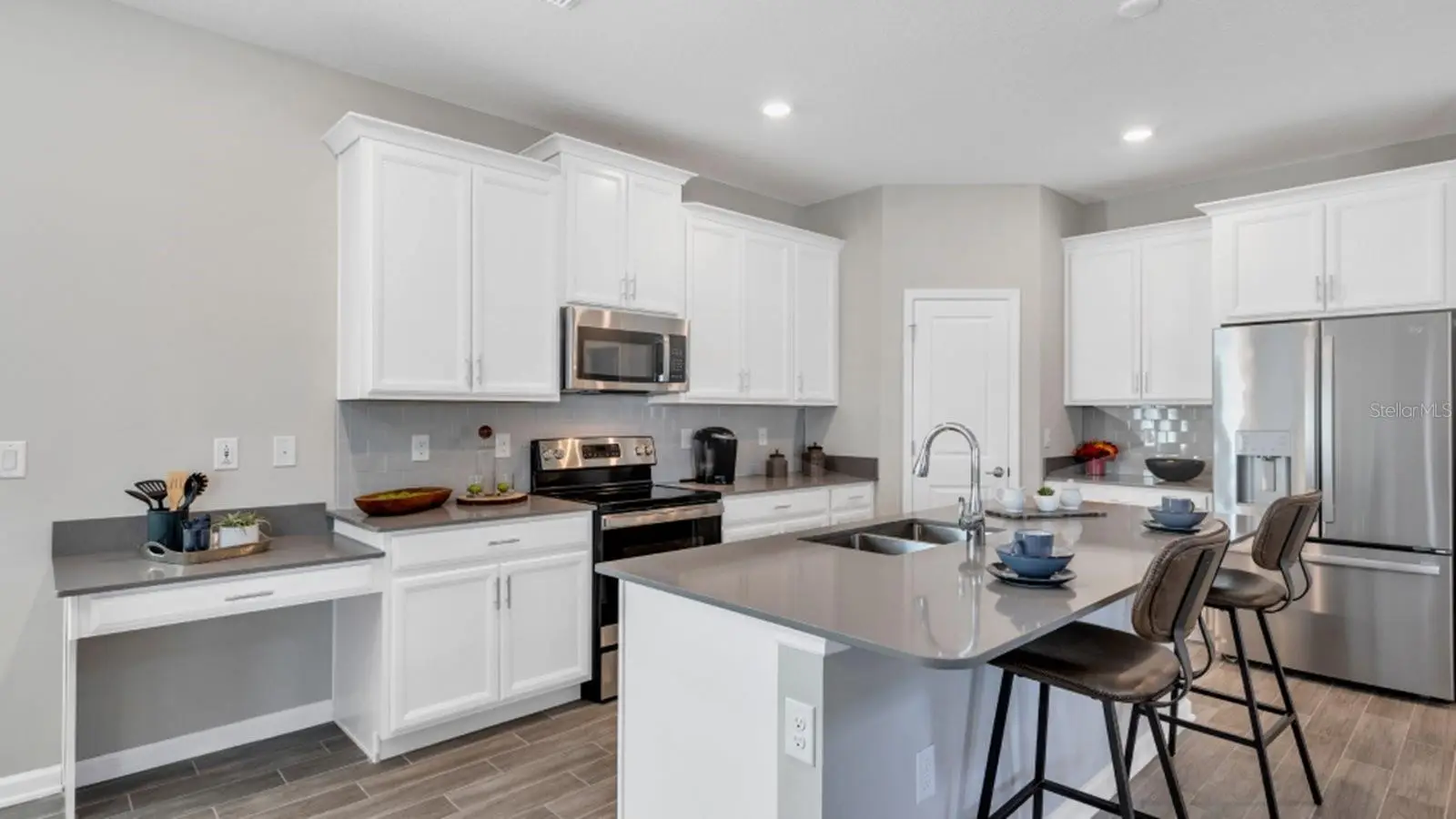 5570 Ronin Drive, FL