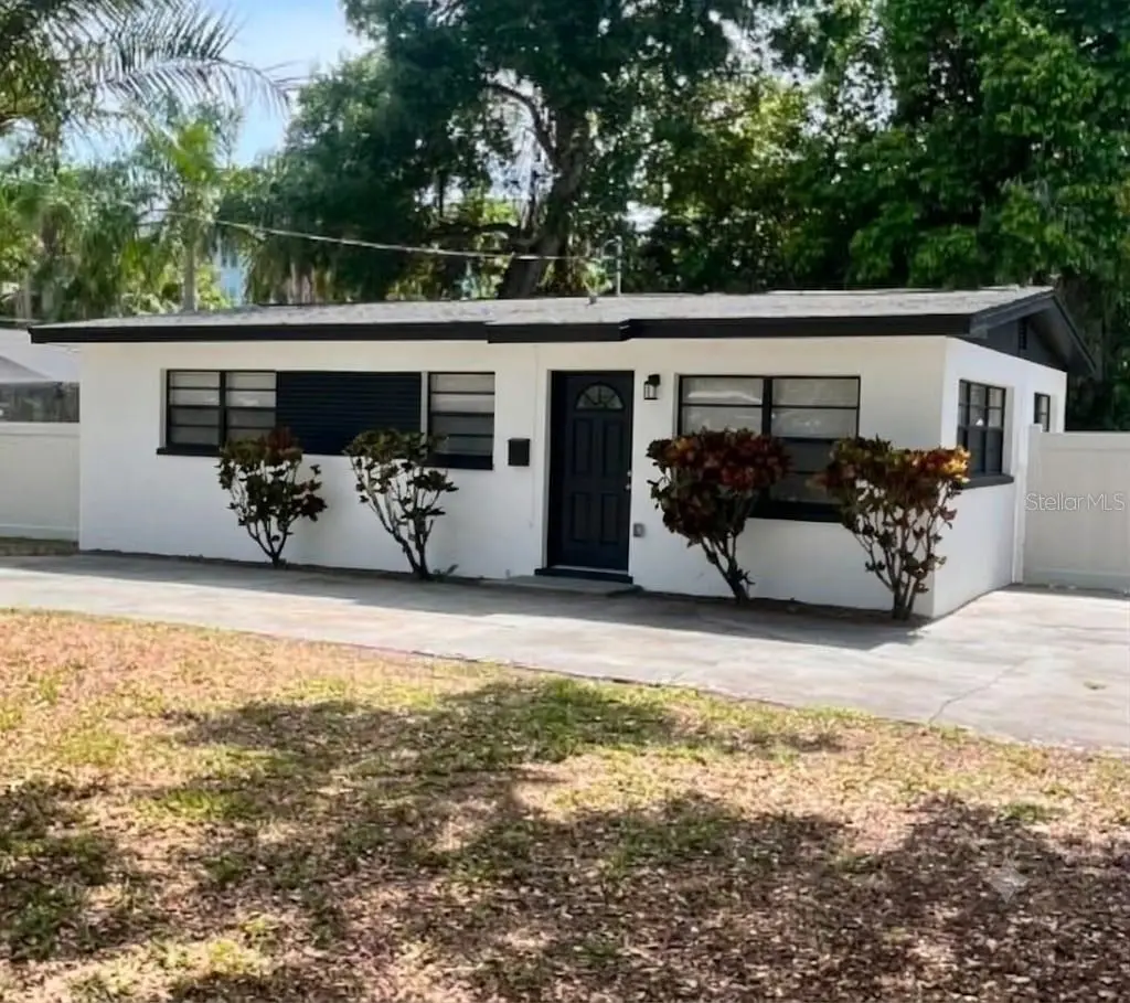 327 Barbara Circle, FL