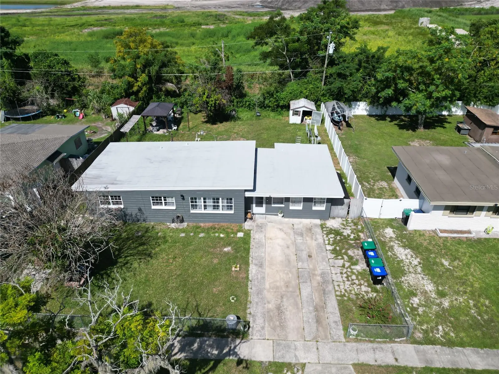 610 Capehart Drive, FL