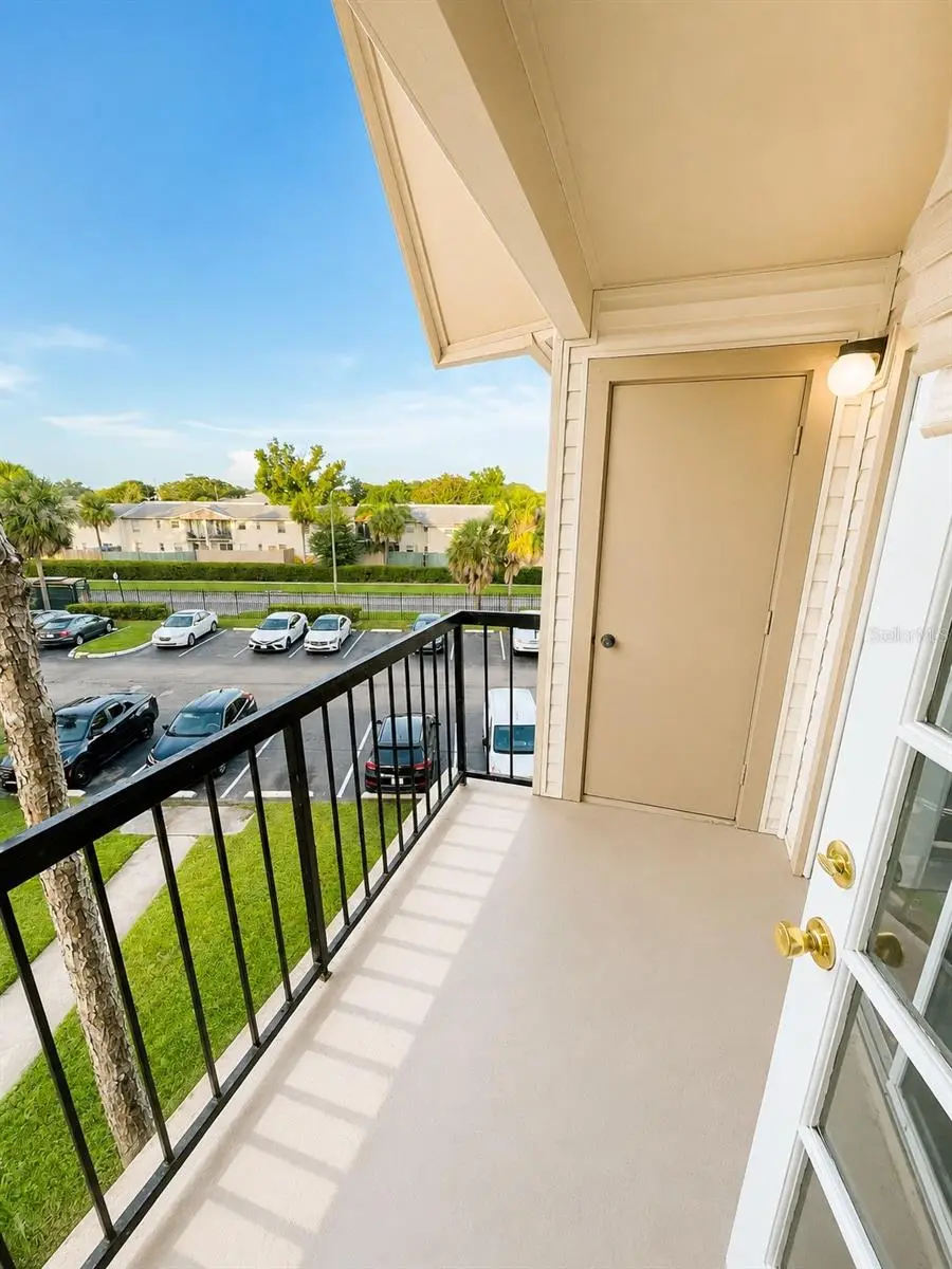 1908 Lake Atriums Circle, FL