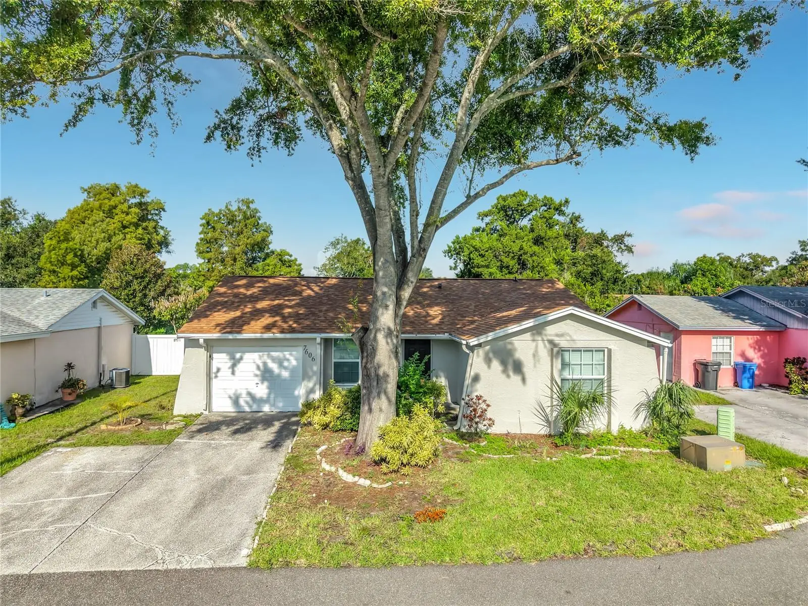 7606 Woodland Oaks Court, FL