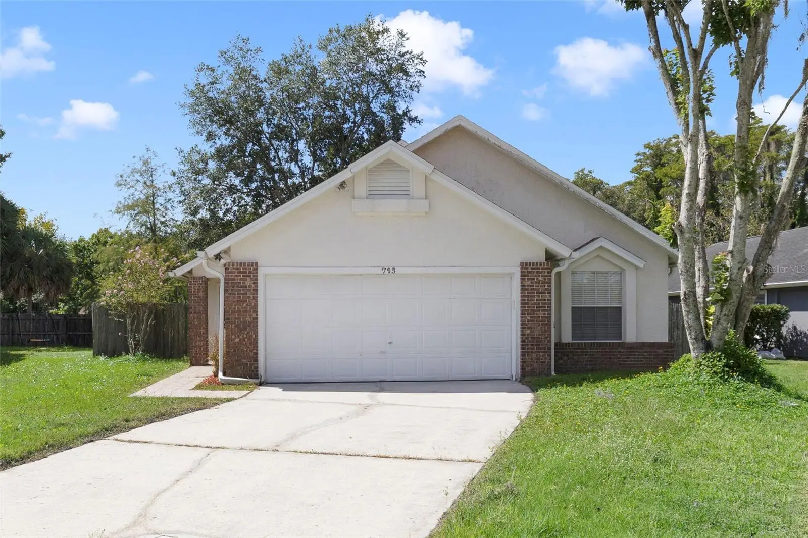 713 Meadowside Court, FL