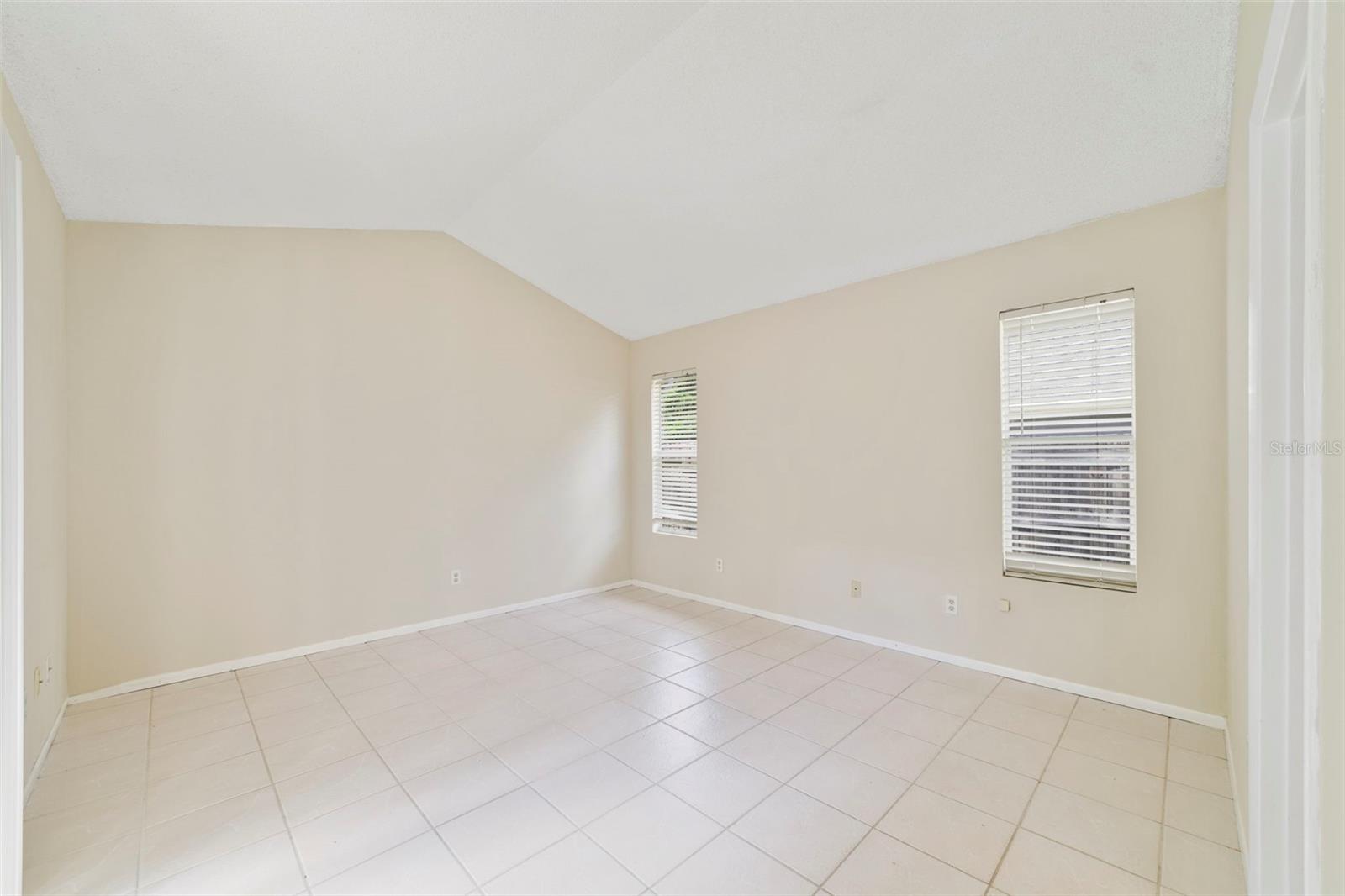 713 Meadowside Court, FL