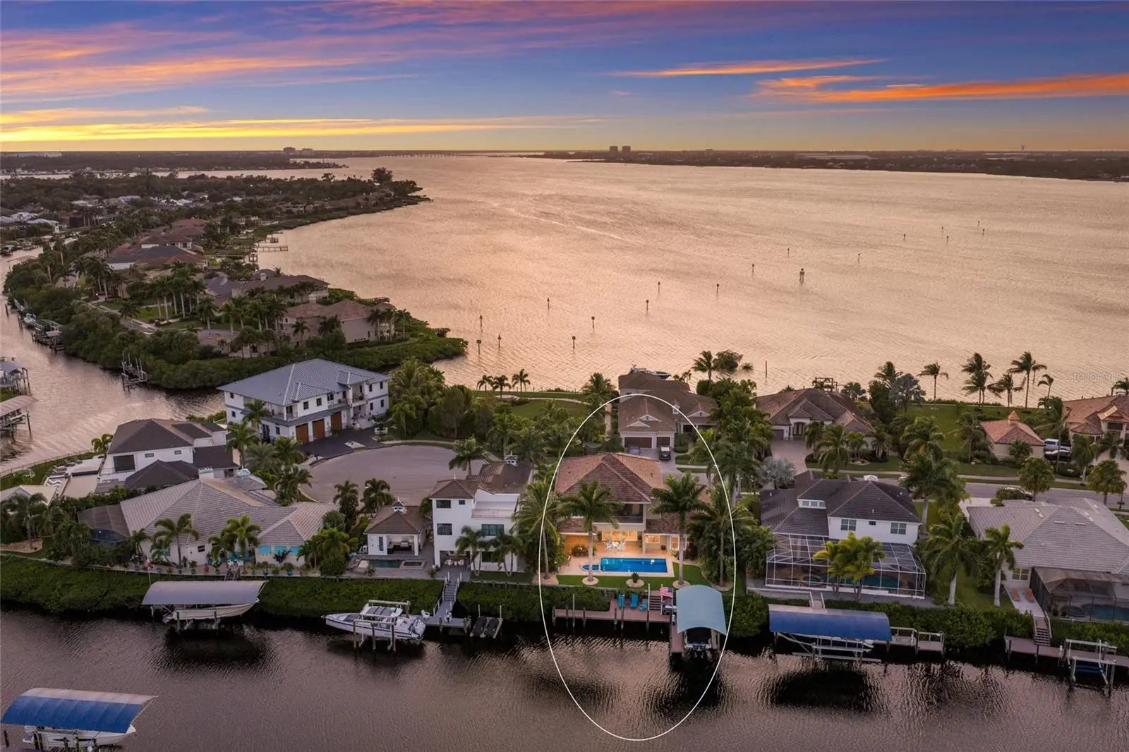 613 Regatta Way, FL