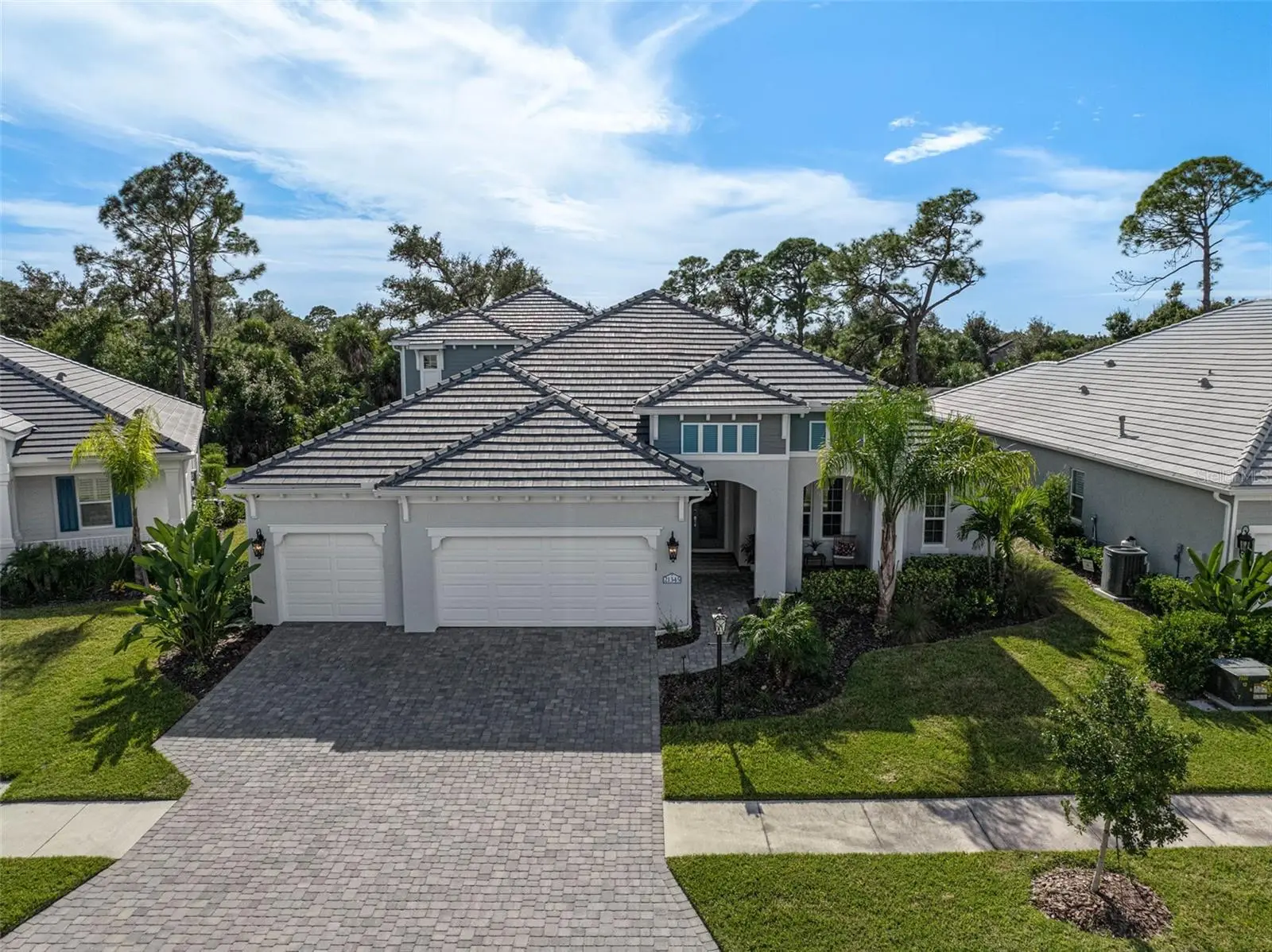 21345 Holmes Circle, FL