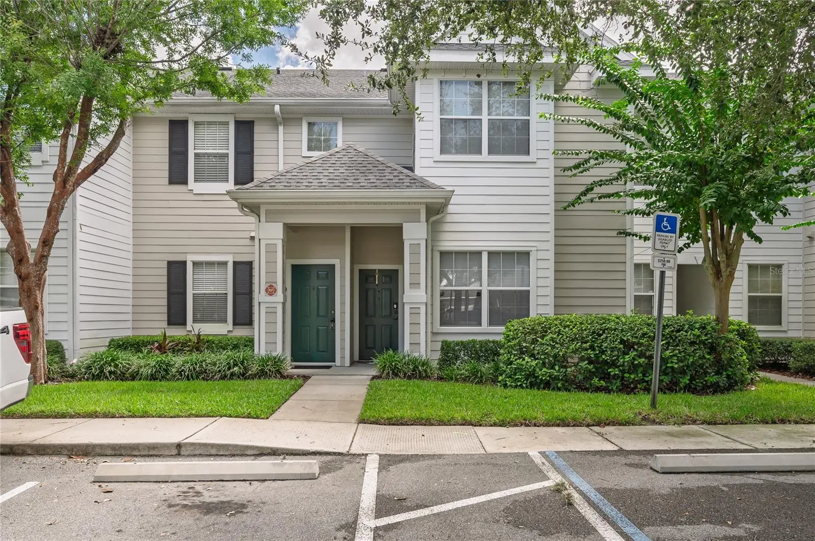 1315 Eastern Pecan Place, FL