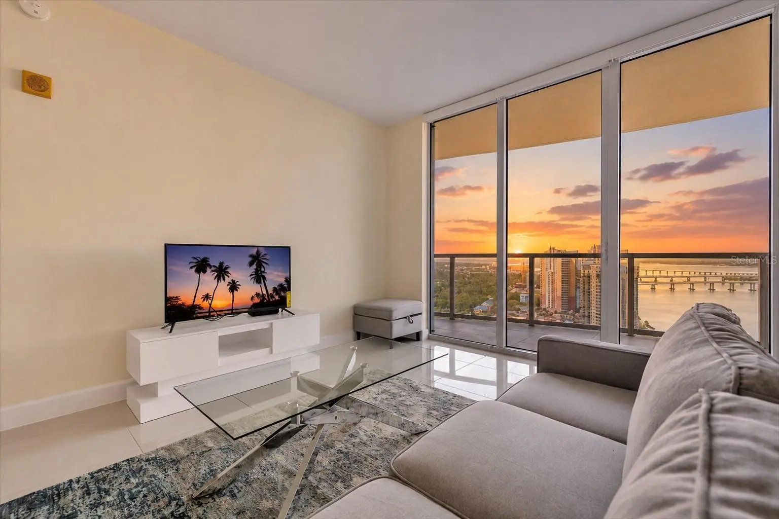 3000 Oasis Grand Boulevard, FL