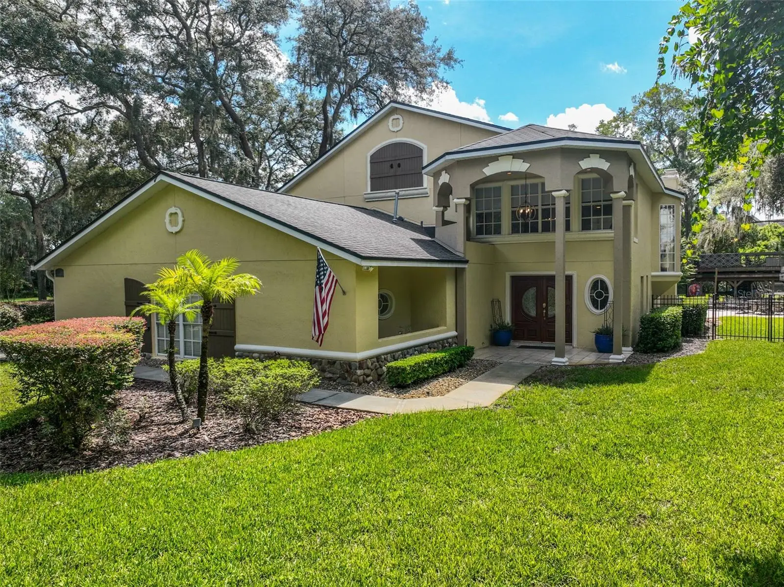 2261 Poinsettia Drive, FL